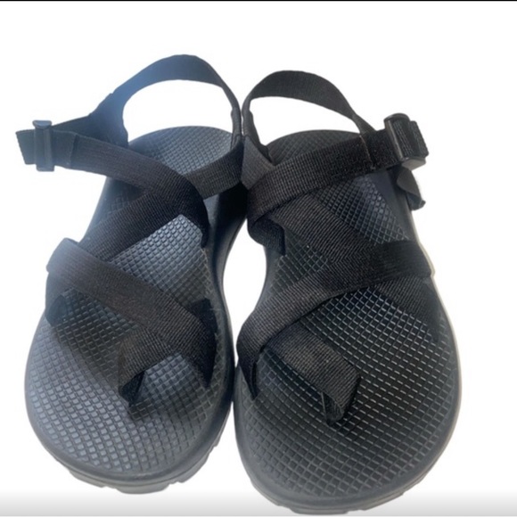 chaco vibram shoes
